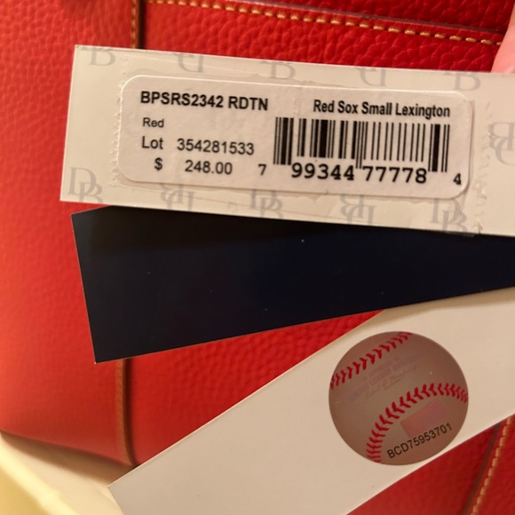 ❤️Dooney and Bourke Boston Red Sox Shoulder Bag - Picture 7 of 7
